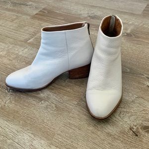 Seychelles Floodplain White Booties